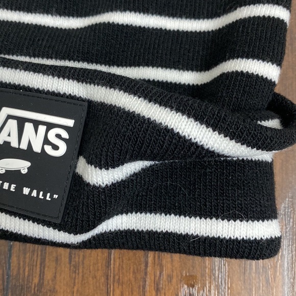 VANS BEANIE BRAND NEW - Picture 3 of 6